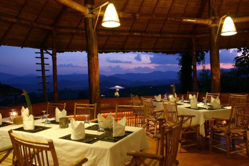 Restaurant, Phu Chaisai Mountain Resort near Doi Tung Royal Villa