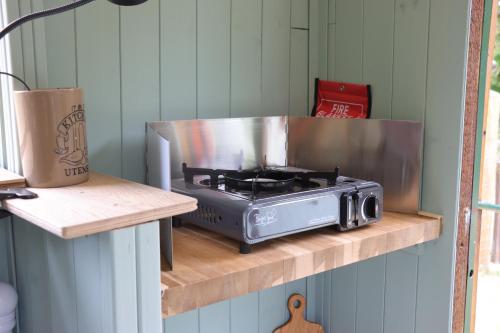 The Falgate Shepherd's Hut in Caston