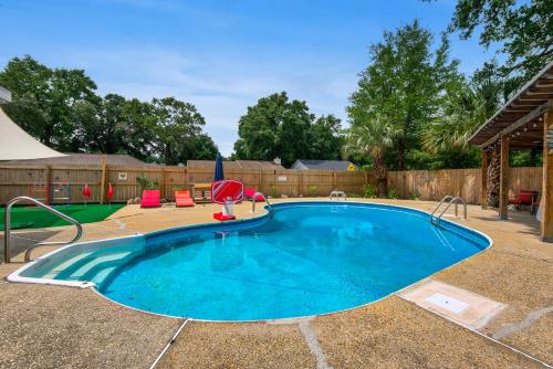 Private oasis, Pool, Downtown PNS & Beach 3BR-2,5BT - Myrtle Grove, FL