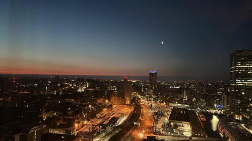Stunning View 2 Bed Apartment - Canary Wharf City