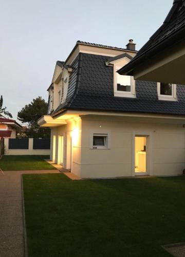 Kleine Luxus Villa Stadt nähe