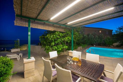 Villa Marino in Makarska, private pool in Veliko Brdo