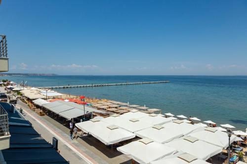  Atlantis ''Pleasure by the Sea'' in Peraia