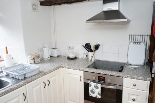 Character 2 double bedroom cottage in Shaftesbury