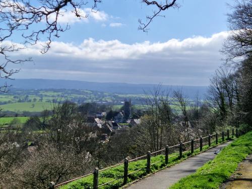 Character 2 double bedroom cottage in Shaftesbury