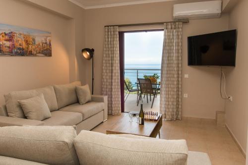 Akrotiri Sea View Suites