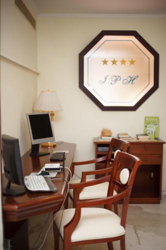 Johanna Park Hotel - image 4