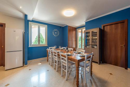 virtuve, Villa Cornelia , entire Villa with private pool in Corneliano d'Alba