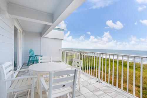 JY422 - John Yancey Oceanfront Inn Penthouse Suite
