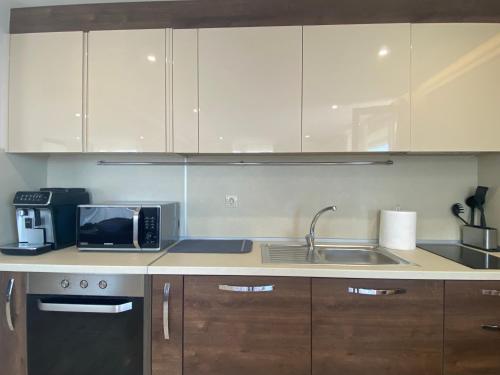 PARADISO 'В' 607 Large Luxury Apartment