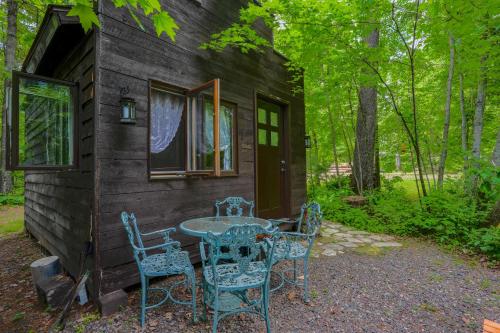 Vintage Wild West Tiny Hotel in the Woods!