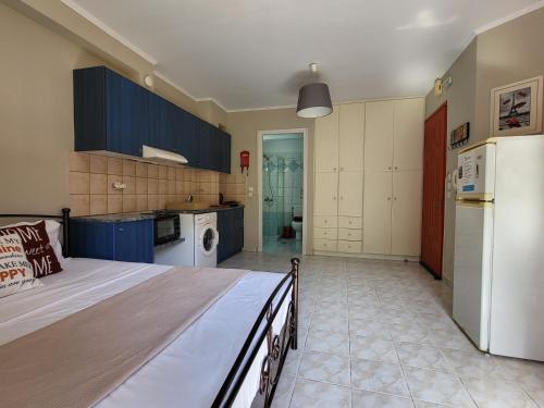  Colourful apartments (Red passion) in Argostoli