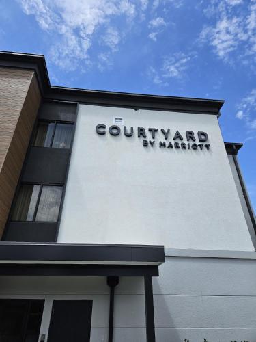 Courtyard by Marriott Charlotte Ballantyne in Charlotte, USA