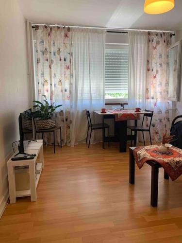 Studio lumineux in كوارتير دي لإسبلاندي