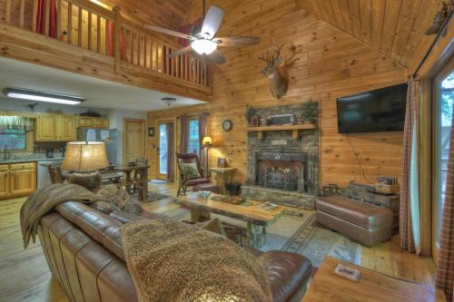 Rushing River Lodge in Ellijay, USA