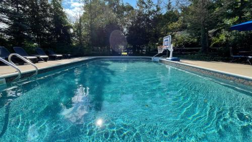 Elite Berrywood Farm in Three Oaks, USA