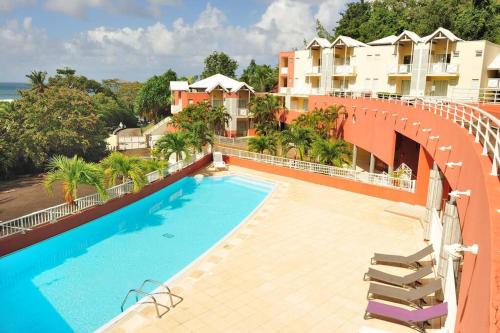 Le Grand bleu - piscine - plage - Location saisonnière - La Trinité