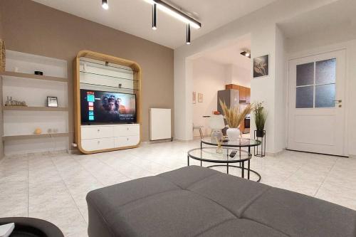 Avli House
