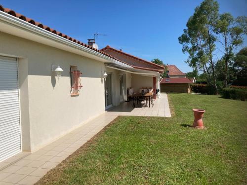 Villa avec son spa privatif proche de Rocamadour in 格拉馬