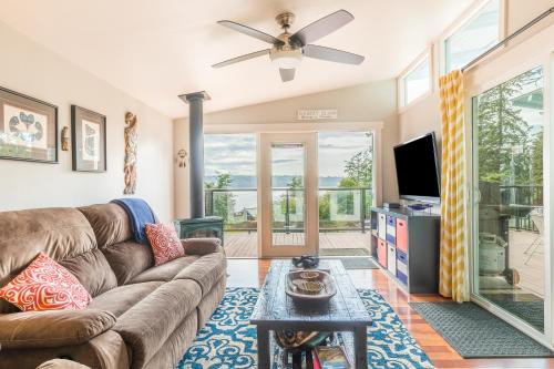 279-Wolf Beach Cottage - image 20