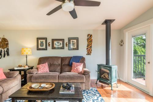 279-Wolf Beach Cottage - image 21