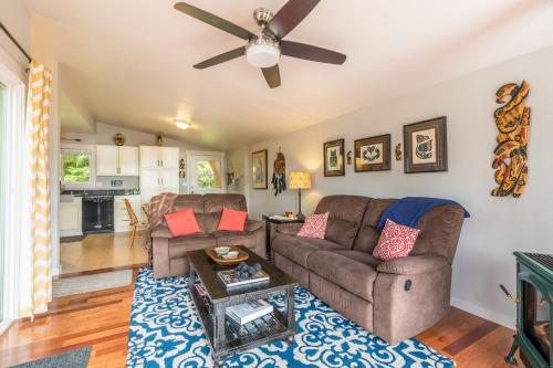 279-Wolf Beach Cottage - image 22