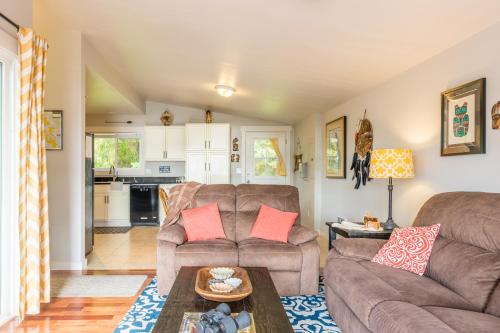 279-Wolf Beach Cottage - image 23