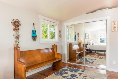 279-Wolf Beach Cottage - image 30