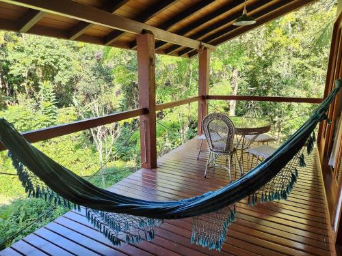 Casakor Cuiabá Itaipava, Linda, 4 quartos, piscina, muito verde e quadra de tênis em condomínio fechado