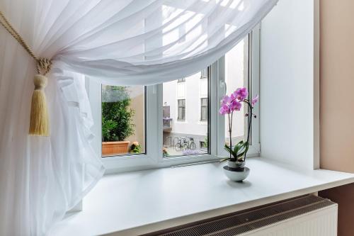 New stylish studio in the center, Riga (foto 8)