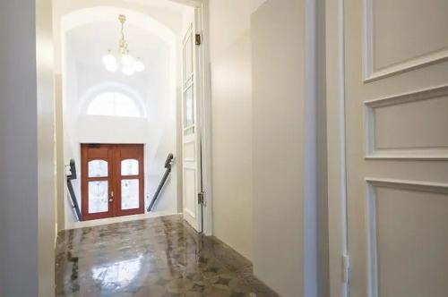 New stylish studio in the center, Riga (foto 9)