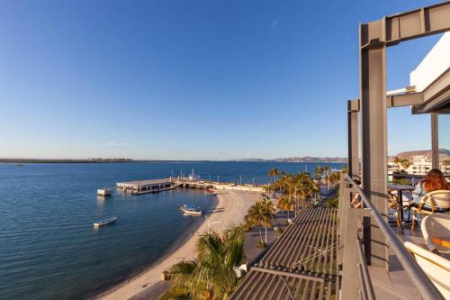 餐廳, 拉巴斯馬雷貢七冠酒店 (Seven Crown La Paz Malecon) in 拉巴斯