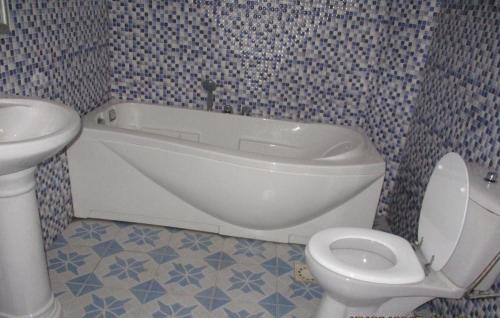 Bathroom, Villa meublee climatisee in Ziguinchor