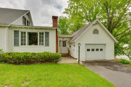 Cape House in Farmington with Shared Outdoor Pool!