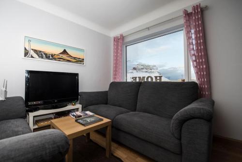 Two bathrooms Free parking Beds for 9 pers Great view in Grundarfjordur