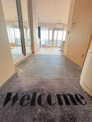 Krasta Home apartament Parking & With CITY & RIVER VIEW, Рига (фото 3)
