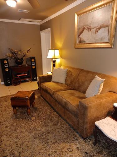 Authentic Treme Cottage Home – khách sạn tại Seventh Ward