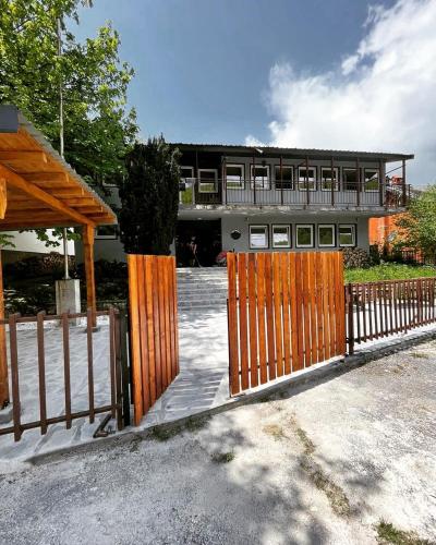 . Vertical Hostel Mavrovo