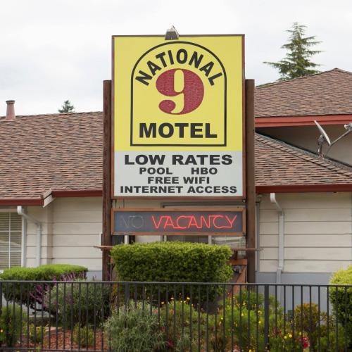 National 9 Motel