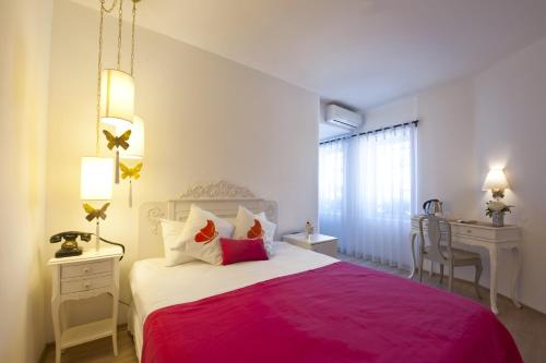 Double room, deluxe, pool view, garden view