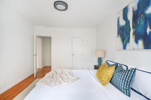 Apartment image 8