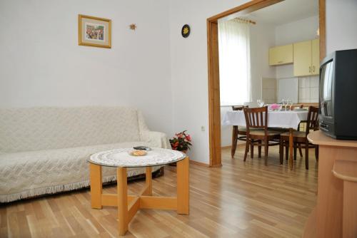 Apartment Mladenka