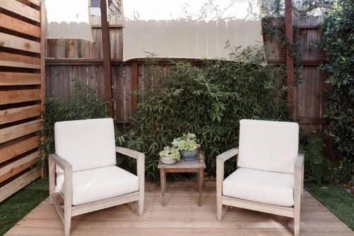 Venice beach from stunning Casita Indigo studio