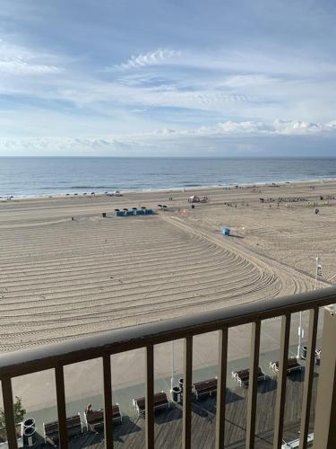 Direct Oceanfront at Boardwalk One Room 602