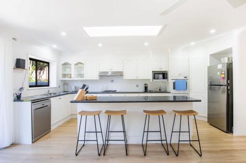 Seagrass Pet Friendly 10 Mins Walk to Beach in Jervis Bay