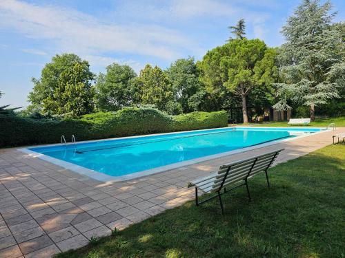 Serene Holiday Home in Lazise with Swimming Pool