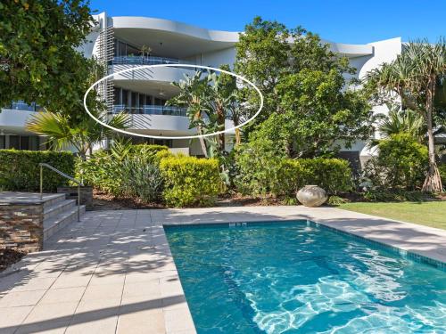 Cotton Beach Apartment 33 With Pool Views in Casuarina