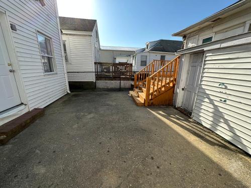 Shore Beach Houses - 43B Lincoln Ave