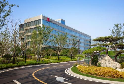 Xuzhou Marriott Hotel Lakeview photo 1