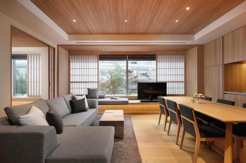 Two-Bedroom Suite with Courtyard View with Tatami Area